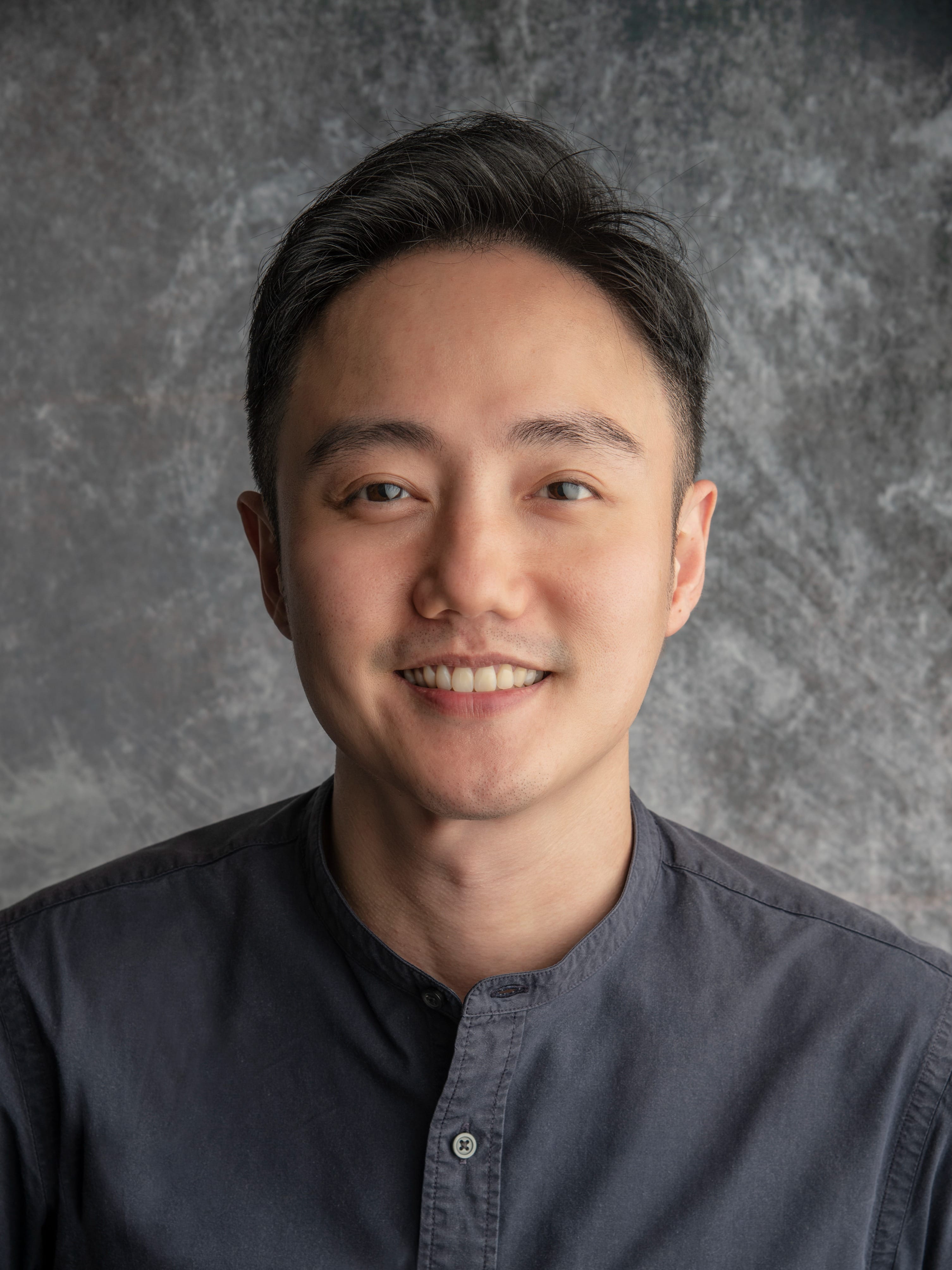 Portrait photo of Boo Junfeng.